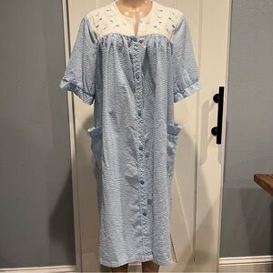 Seersucker Blue & White full Button-Up house robe muumuu nightgown pajama dress